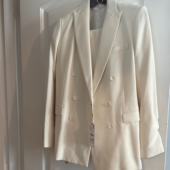 Elegant Cream Double-Breasted Men's Blazer WITH PANTS NEVER WORN!